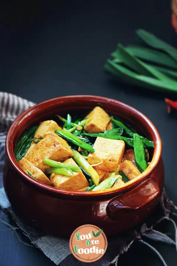 Braised Tofu with green garlic