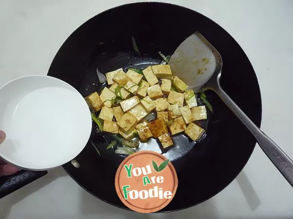 Braised Tofu with green garlic