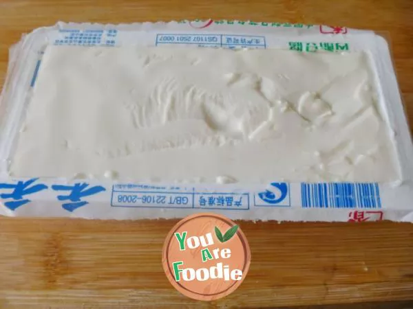 [health soup pot] milky white thick soup -- crucian bean curd soup