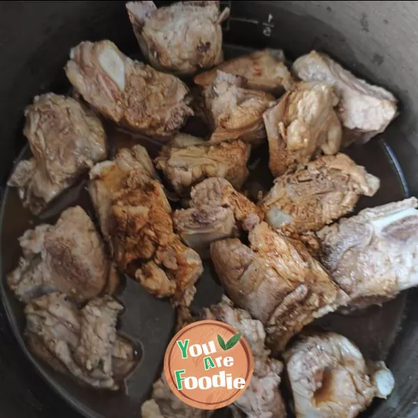 Braised spareribs in soy sauce