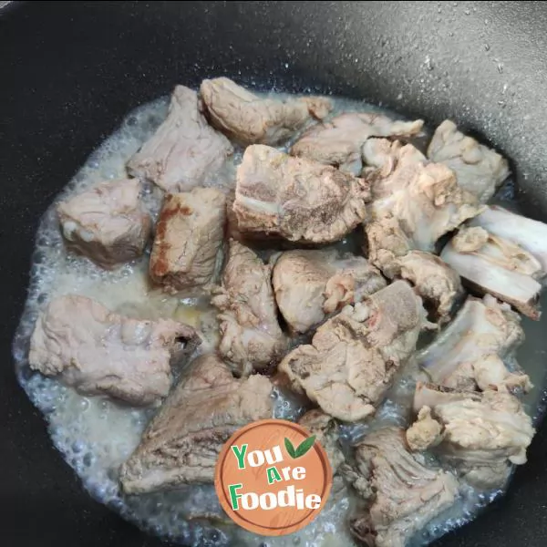 Braised spareribs in soy sauce