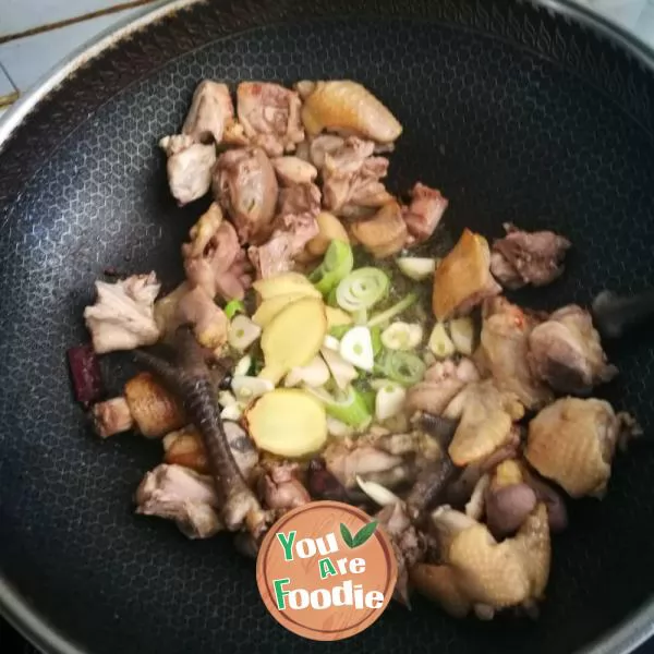 Stewed chicken with mushroom
