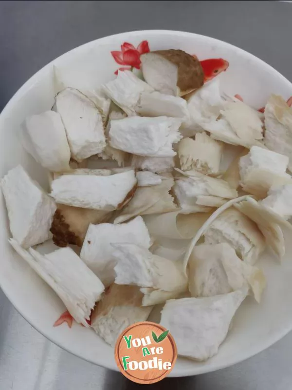 Steamed chicken with Pleurotus eryngii