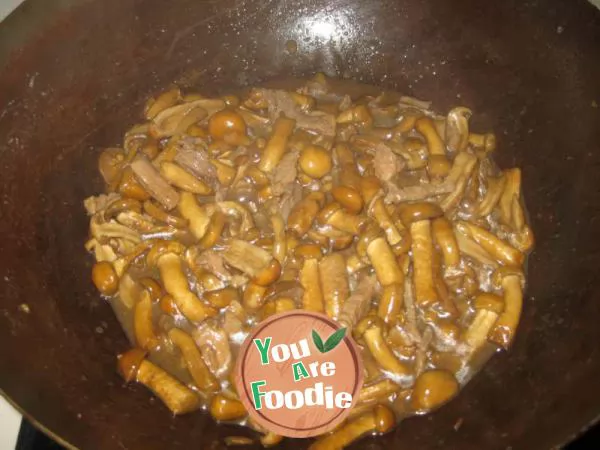 Fried meat with mushroom