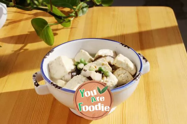 Stewed tofu with mushrooms and green beans