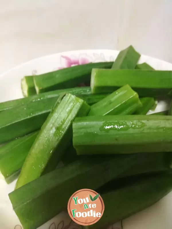 Okra salad