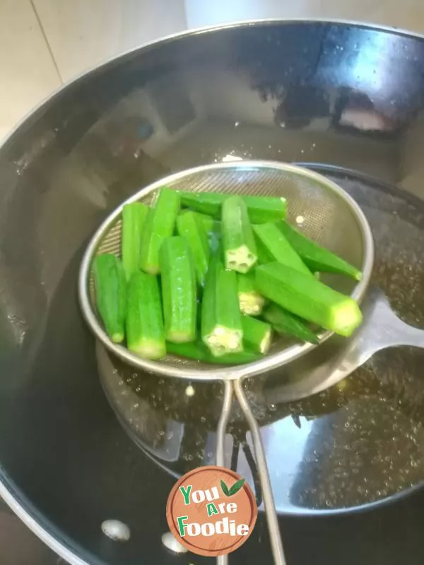 Okra salad