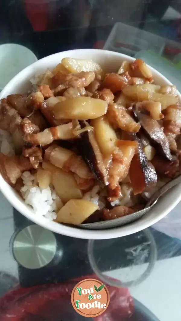 Steamed-rice-with-streaky-pork-and-potatoes