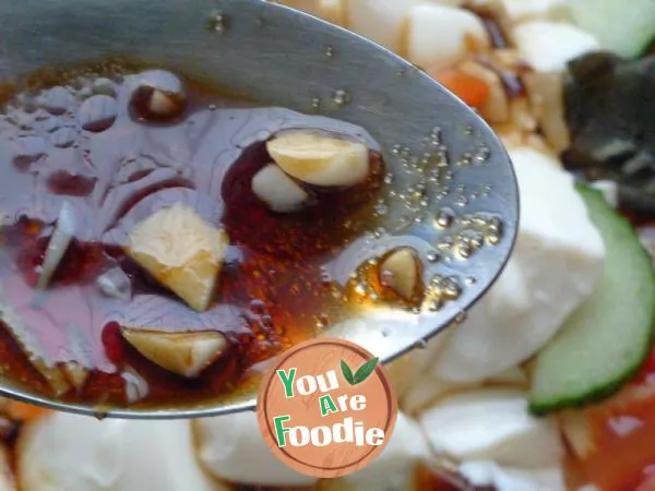 [preserved egg mixed with tofu] a good tonic and brain tonic product