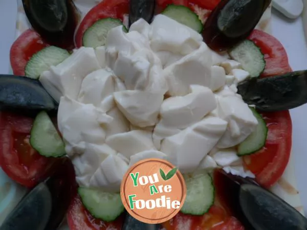 [preserved egg mixed with tofu] a good tonic and brain tonic product