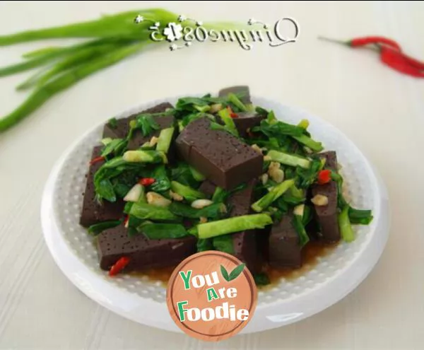 Fried-Chinese-chives-with-mutton-blood