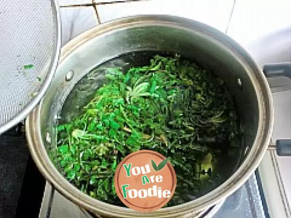 Shepherd's purse broad bean tofu soup