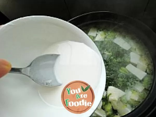 Shepherd's purse broad bean tofu soup