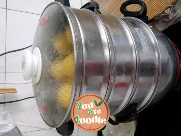 Pumpkin steamed bread