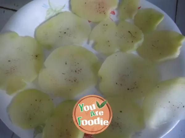 Salt and pepper potato chips