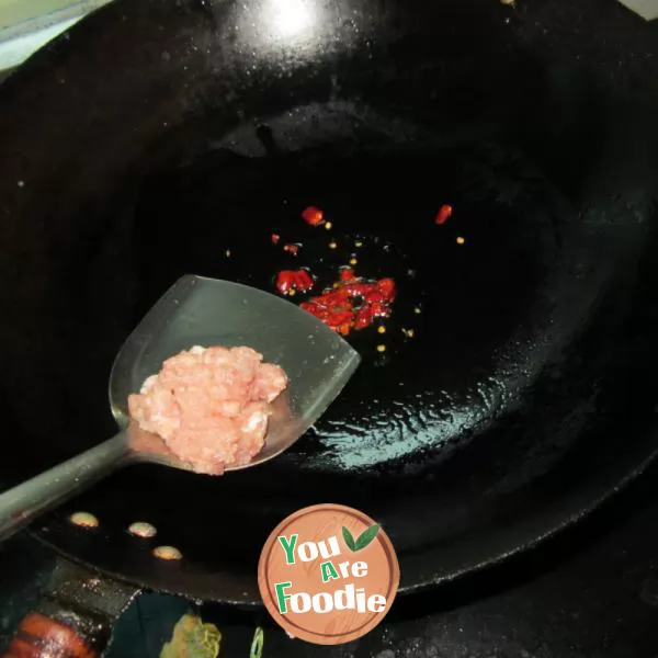Boiled noodles with Flammulina velutipes