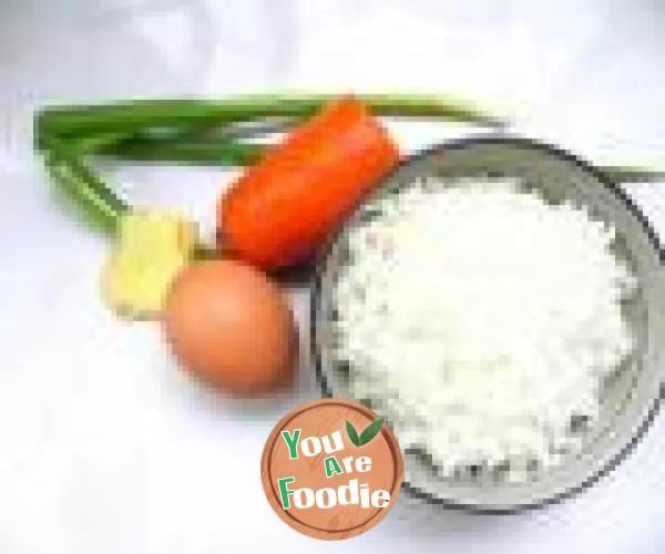 The simpler the more delicious -- fried rice with carrot and egg