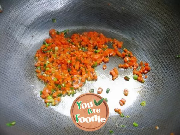 The simpler the more delicious -- fried rice with carrot and egg