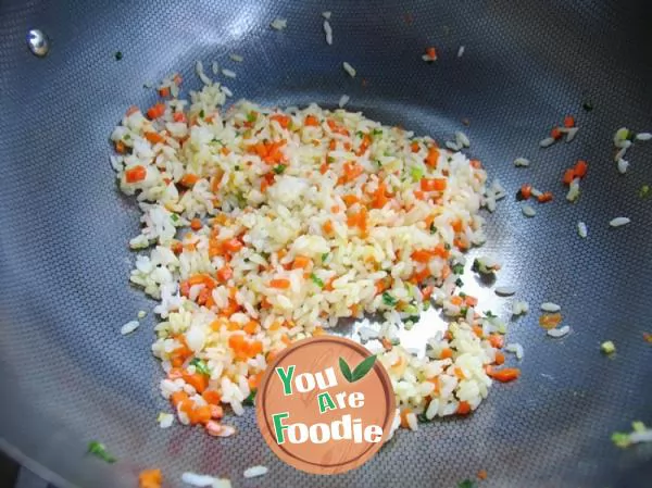 The simpler the more delicious -- fried rice with carrot and egg