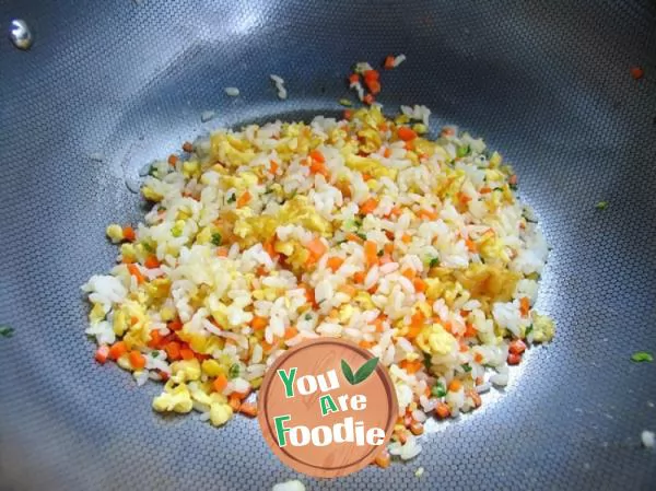 The simpler the more delicious -- fried rice with carrot and egg