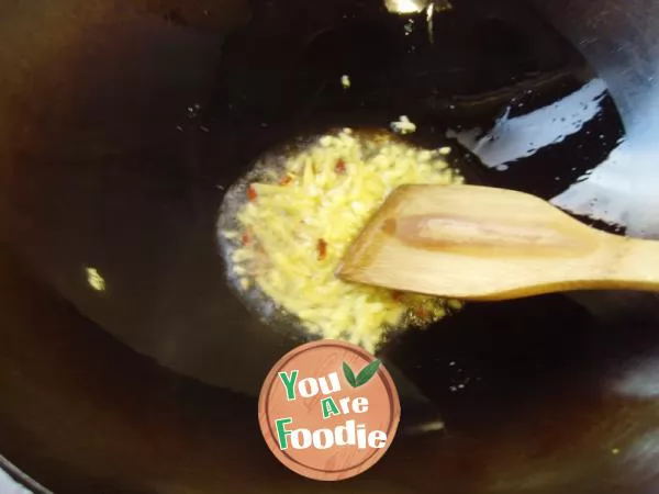 Fried bean sprouts with cuttlefish