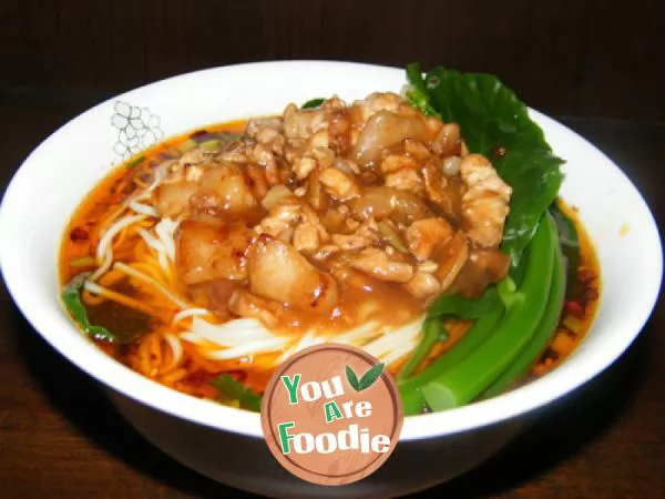 Thick Sichuan style noodles with mixed sauce