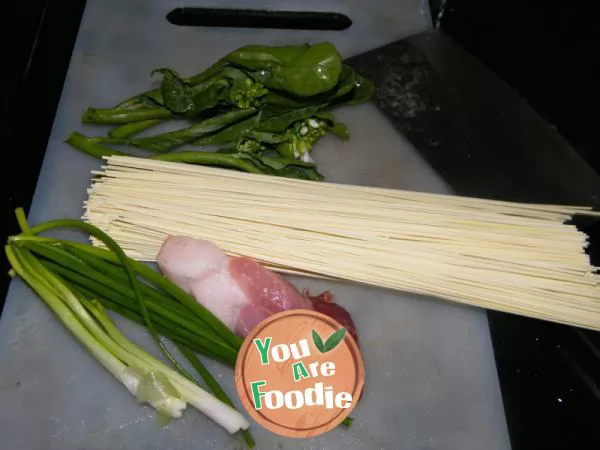 Thick Sichuan style noodles with mixed sauce