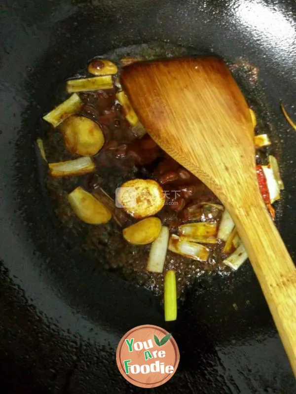 Braised chicken feet with angelica root
