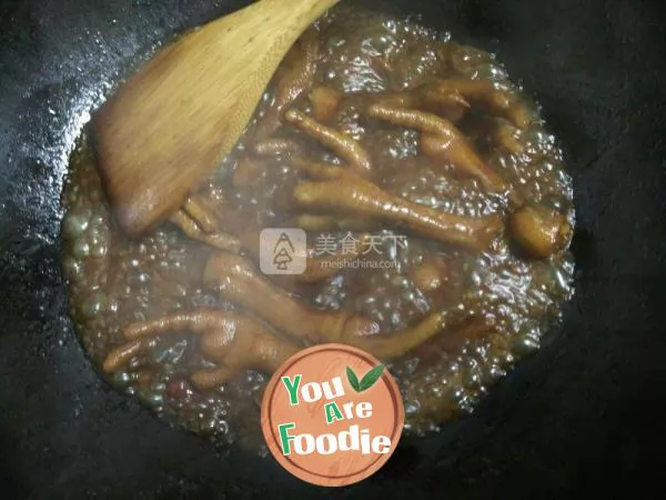 Braised chicken feet with angelica root