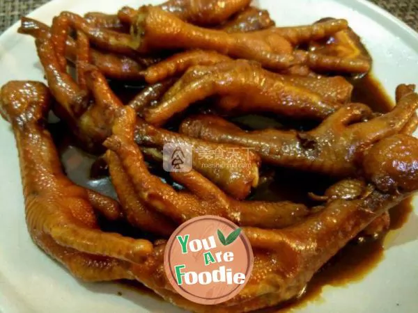 Braised chicken feet with angelica root