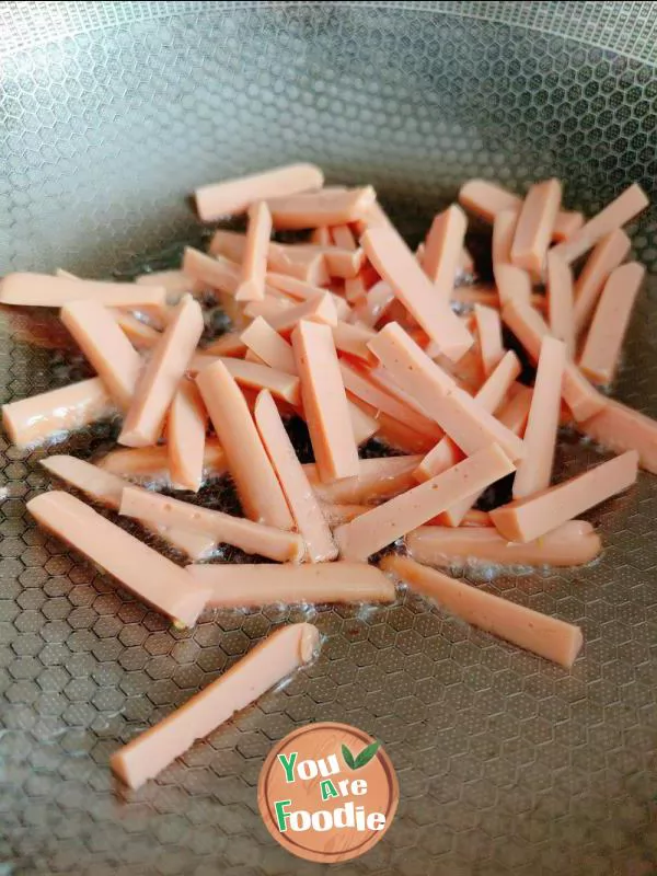 Fried ham sausage with cucumber