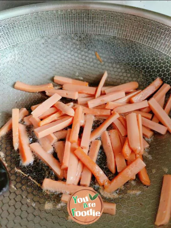 Fried ham sausage with cucumber