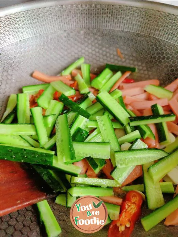 Fried ham sausage with cucumber