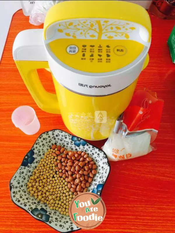 Peanut soybean milk