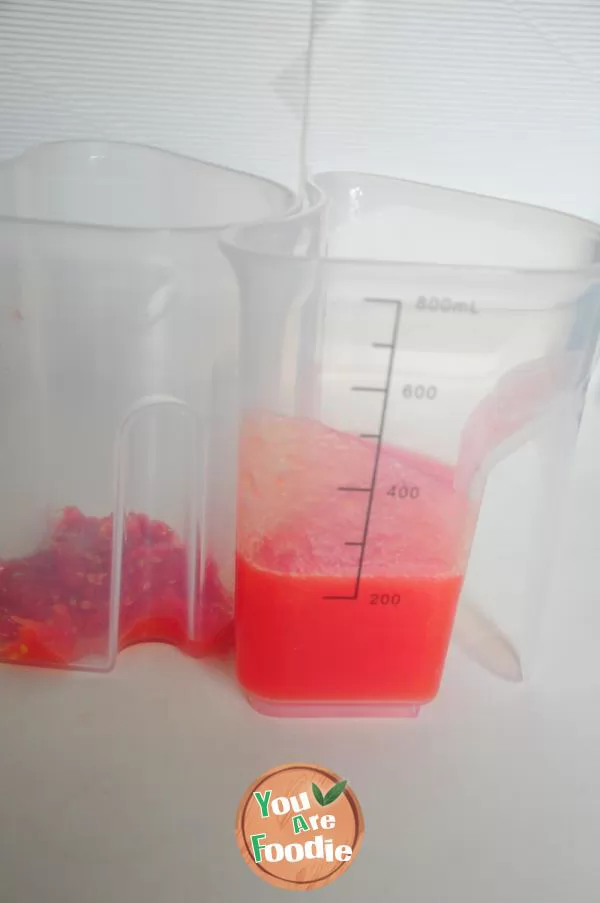 Wonton skin with tomato juice