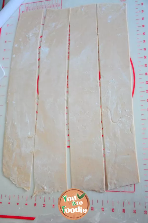 Wonton skin with tomato juice