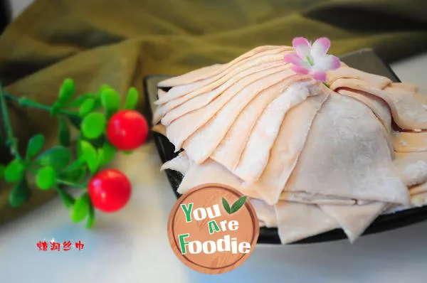 Wonton skin with tomato juice