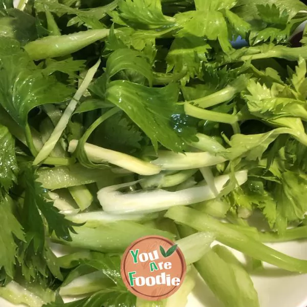 Braised Celery with Dried Intestines