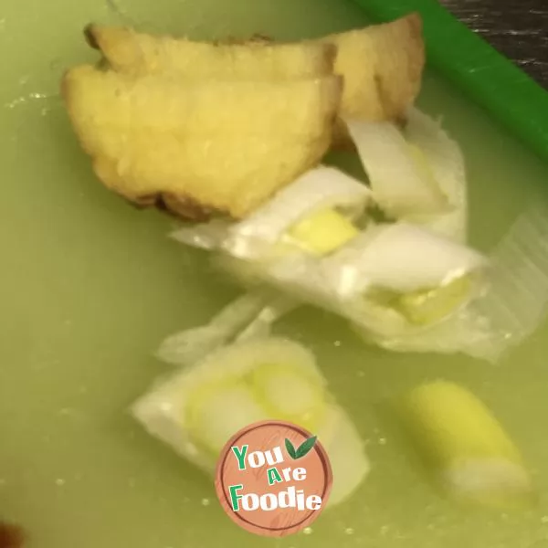 Braised Celery with Dried Intestines