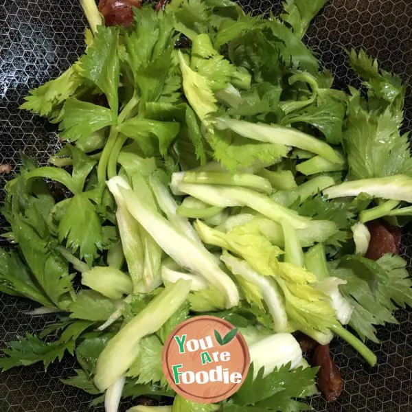 Braised Celery with Dried Intestines