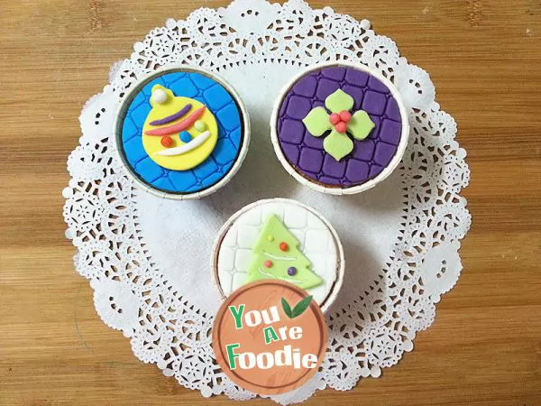 Make-Christmas-cake-with-the-kids