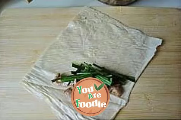 Bean skin spring rolls