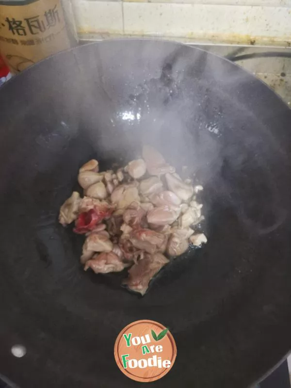 Braised Chicken Leg with Carrots and Green Peppers