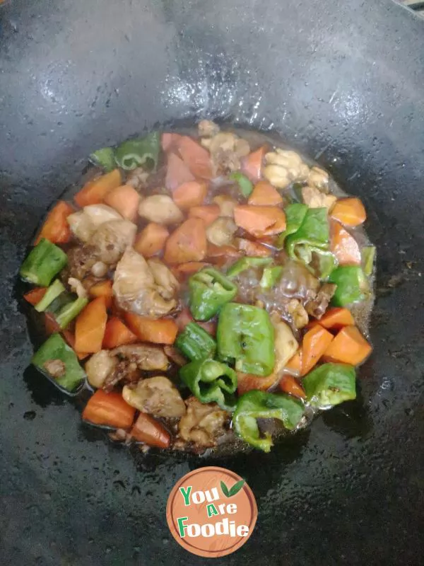 Braised Chicken Leg with Carrots and Green Peppers