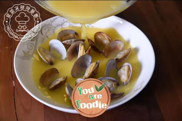 Steamed egg soup with clam