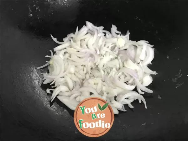 Onion scrambled eggs