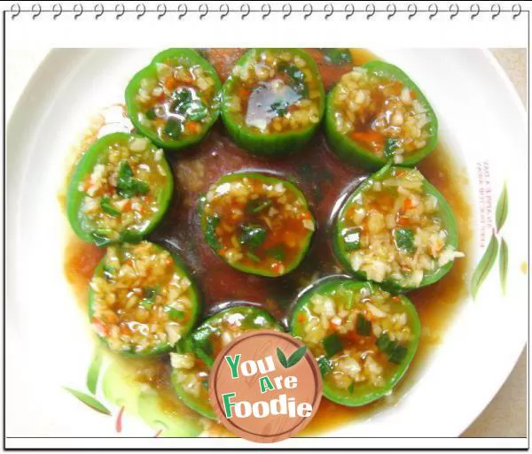 Steamed loofah with mashed garlic