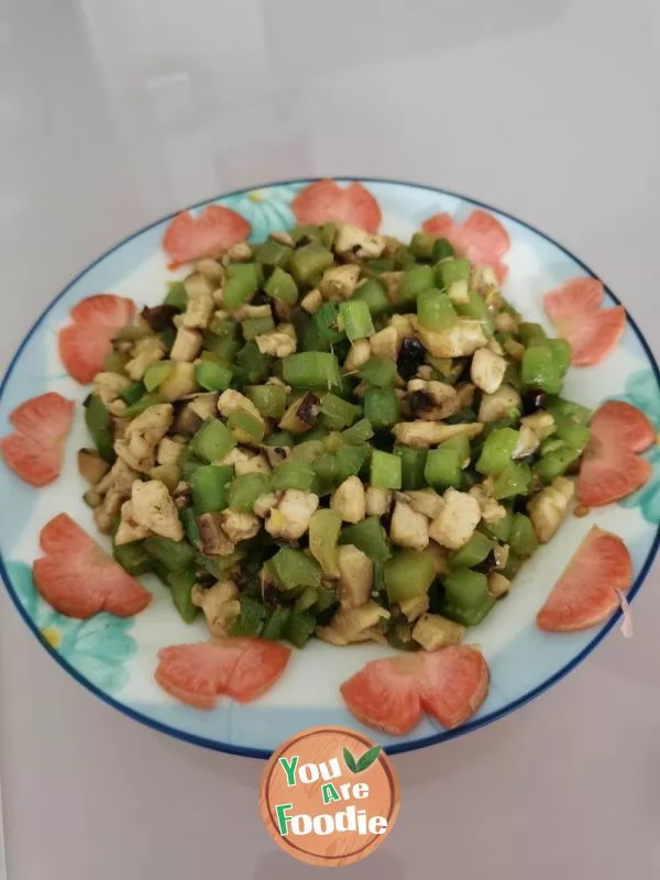 Stir-fried diced chicken with mushroom and bamboo shoots