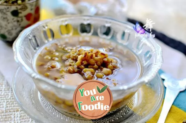 Iced mung bean soup