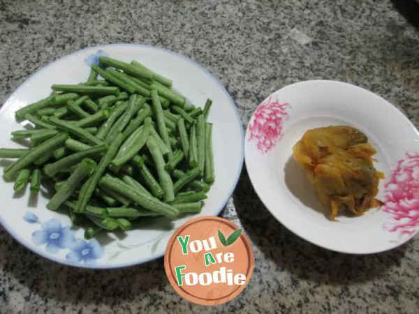 Stir fried bean with preserved mustard